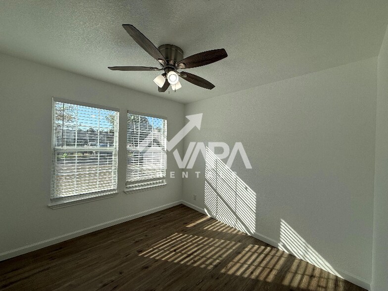 Building Photo - 143 Huxley Dr