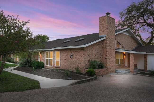 Building Photo - 7412 Albert Rd