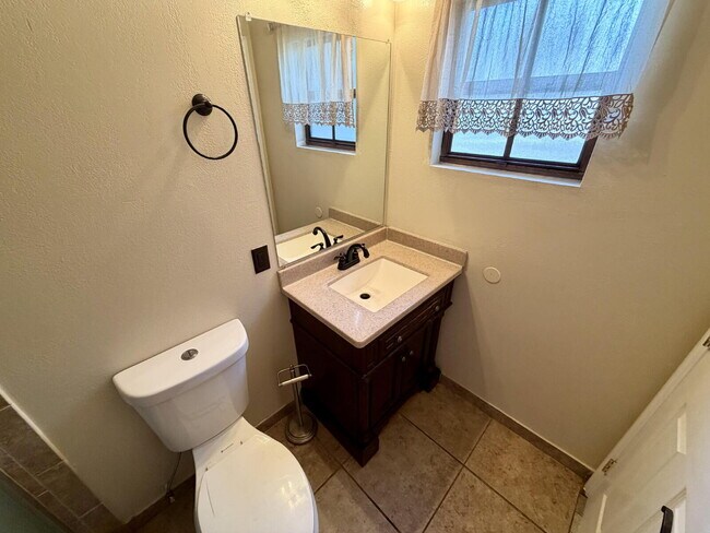 Building Photo - FOR RENT IN ROCKLEDGE — $2,350/MONTH