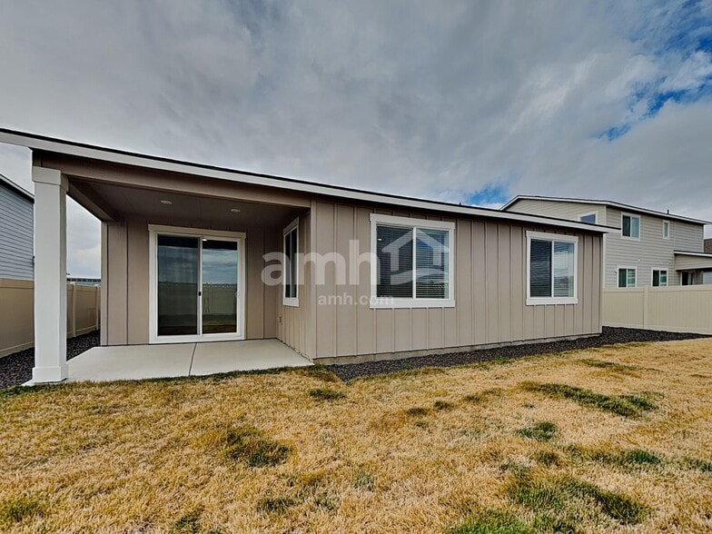 Building Photo - 2990 N Vigo Ave