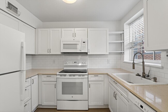 Building Photo - 3450 39th St NW