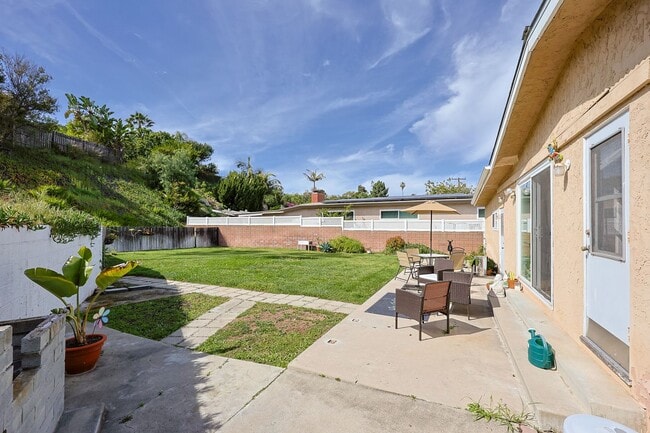 Building Photo - 3-Bed, 2-Bath Home on Large Lot in Prime San Diego Location