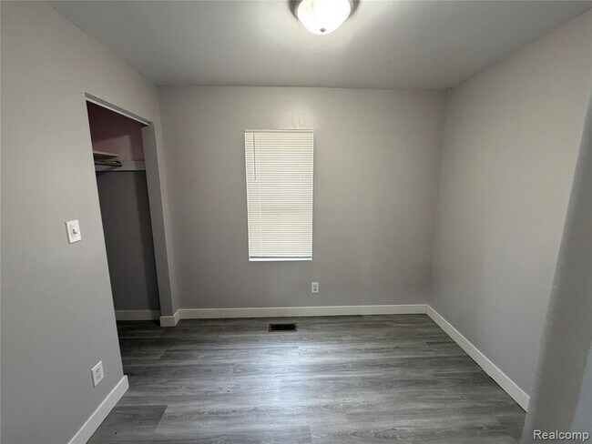 Building Photo - 6324 Montrose St