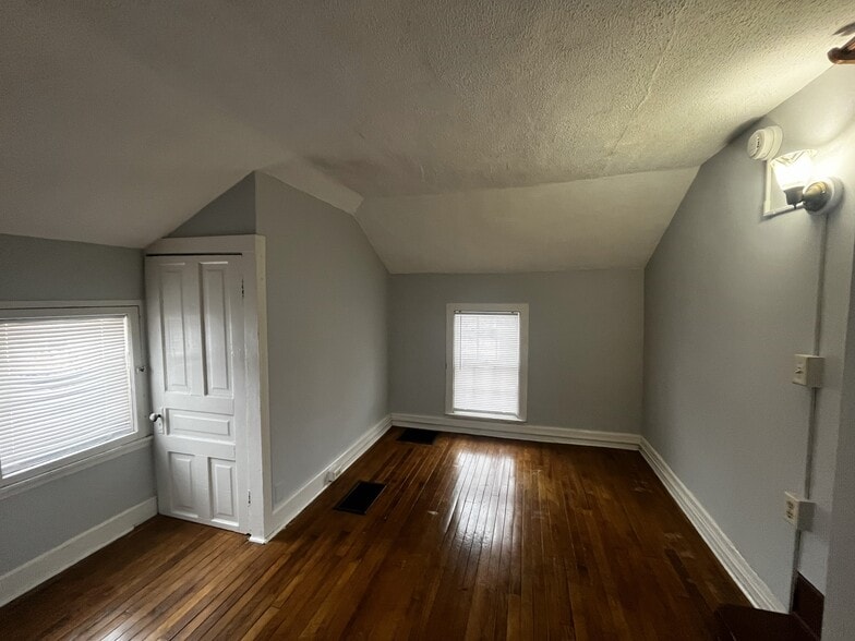 Bedroom 11x13 - 319 W Dutton St