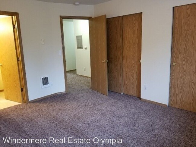 Building Photo - 316 Choker St SE