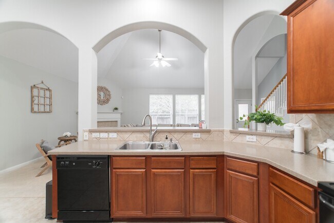 Building Photo - 27 Gilmore Grove Pl