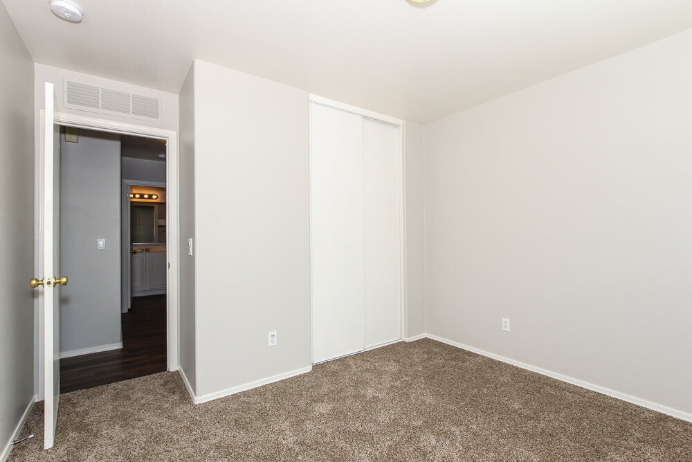 Building Photo - 11502 W Corrine Dr