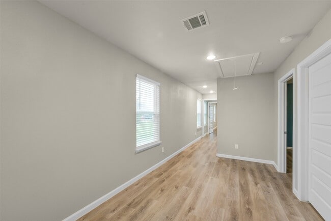 Building Photo - 10242 Bridgeland Ln