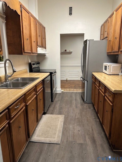 Building Photo - 7617 Sunny Bank Dr