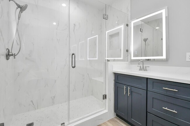 Building Photo - 5941 Southlea St