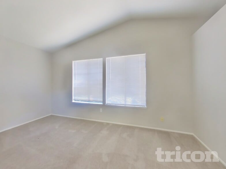 Building Photo - 254 Voyager Dr