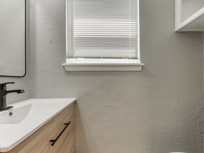 Building Photo - Stunning 4-Bedroom Home for Rent in Westwood Addition – Completely Remodeled on a Huge Lot!