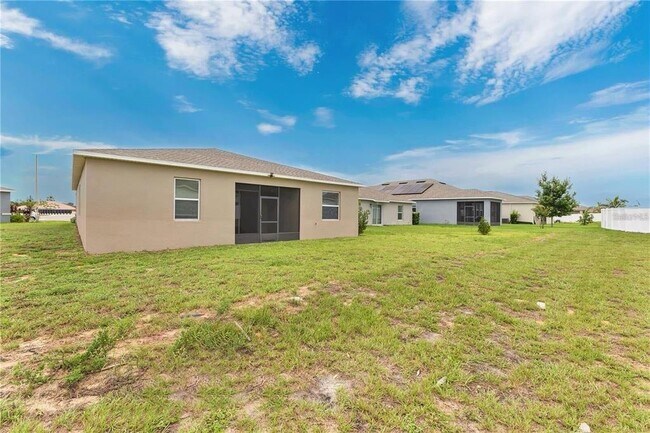 Building Photo - 272 Taft Dr