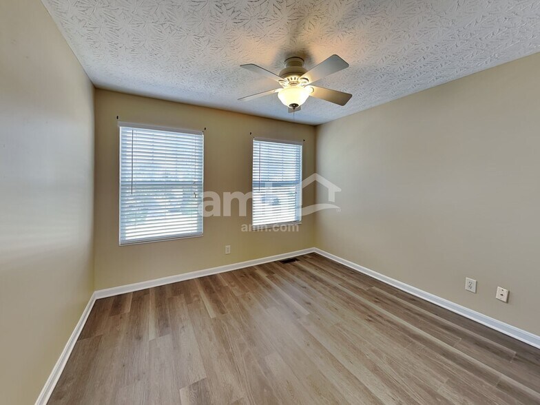 Building Photo - 3177 Bridle Run Dr