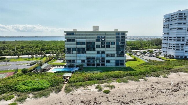 Building Photo - 10000 S Ocean Dr
