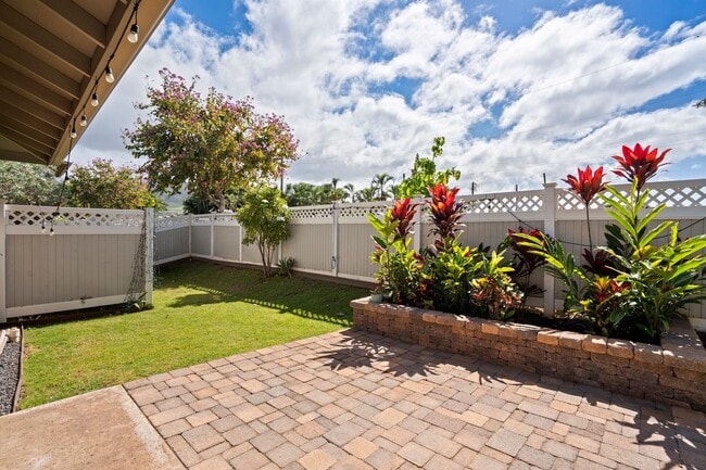 Building Photo - Kahoma Village: Fully furnished 4-bedroom, 2.5-bath home