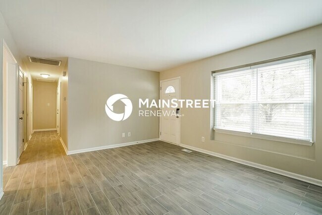 Building Photo - 3 Bedroom Pet-Friendly Home in KNIGHTDALE,...