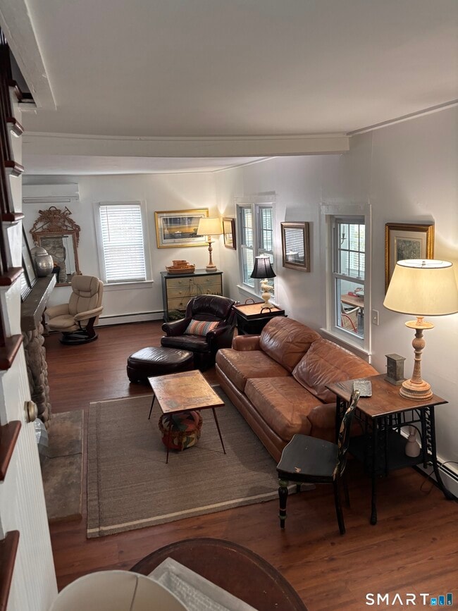 Building Photo - 11 Uncas Rd