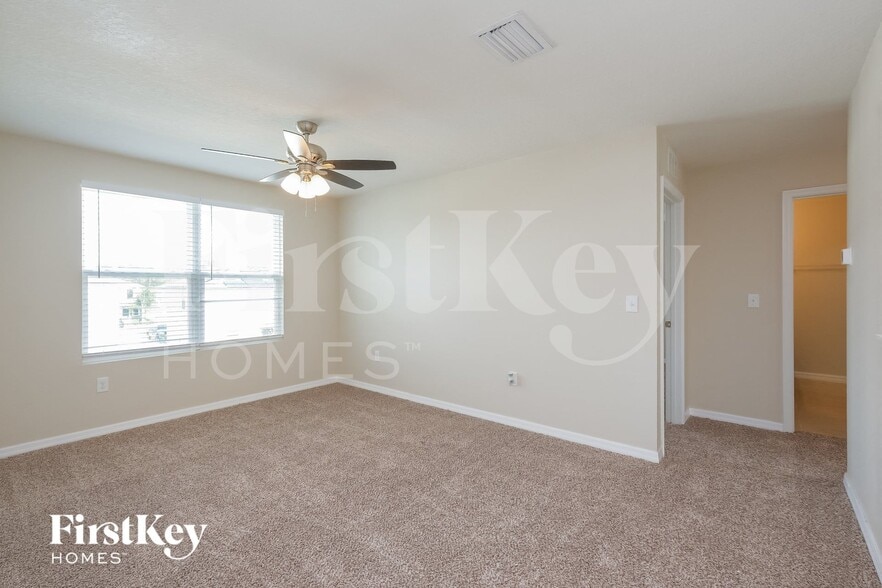 Building Photo - 36051 Carriage Pine Ct
