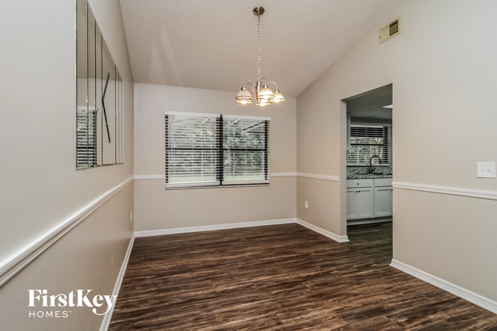 Building Photo - 836 Sylvia Dr