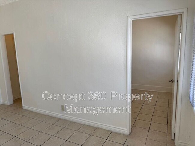 Building Photo - 758 Cerritos Ave