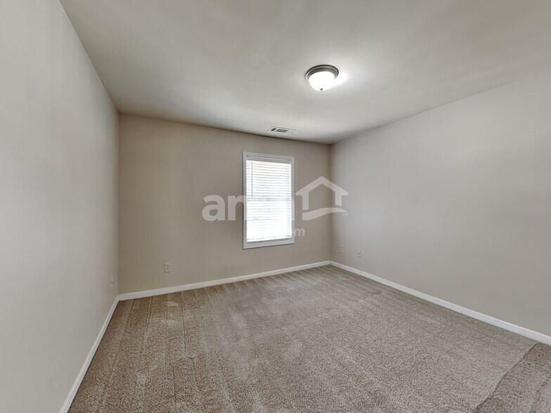 Building Photo - 5203 Catrina Way