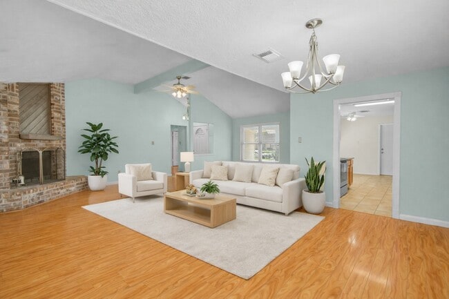 Building Photo - 16739 Selder Dr