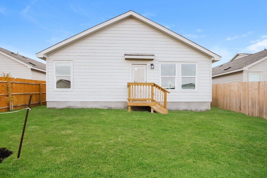 Building Photo - 2907 Millikan Dr