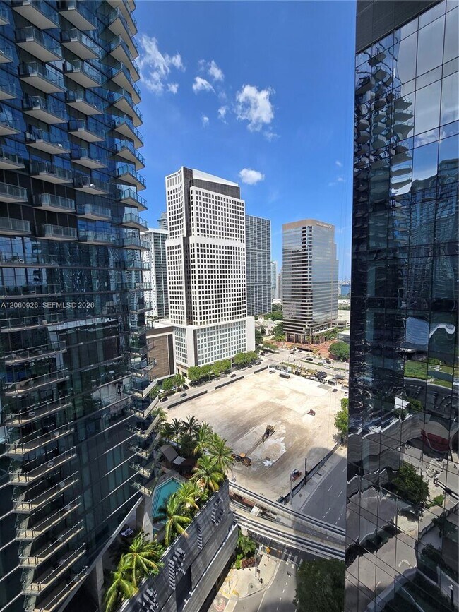 Building Photo - 801 S Miami Ave