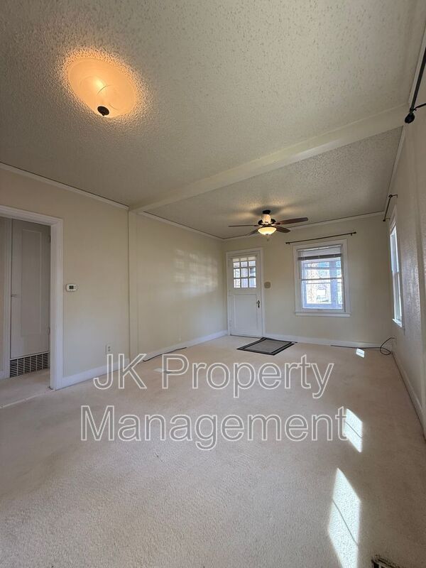 Building Photo - 2716 Central Ave