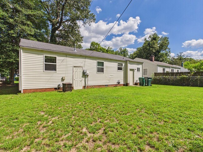 Building Photo - 622 Fayette Ave