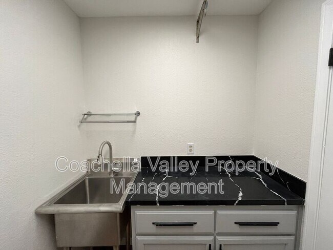 Building Photo - 69731 Willow Ln