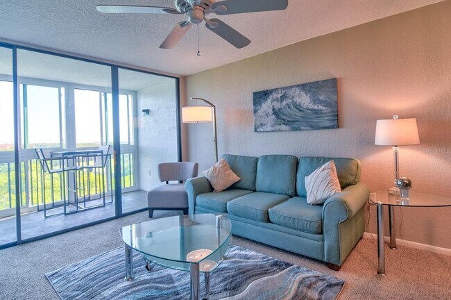 Building Photo - 900 Cove Cay Dr
