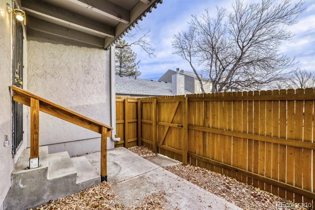 Building Photo - 2301 E Fremont Ave