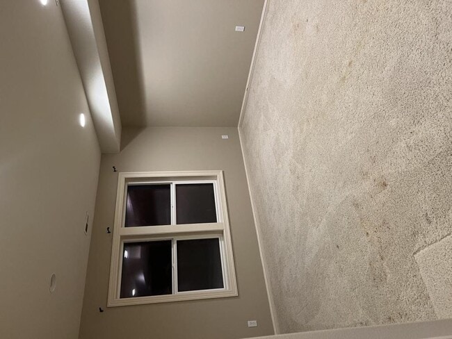 Building Photo - 15715 SE Bybee Dr