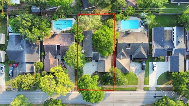 Building Photo - 11923 Briar Forest Dr