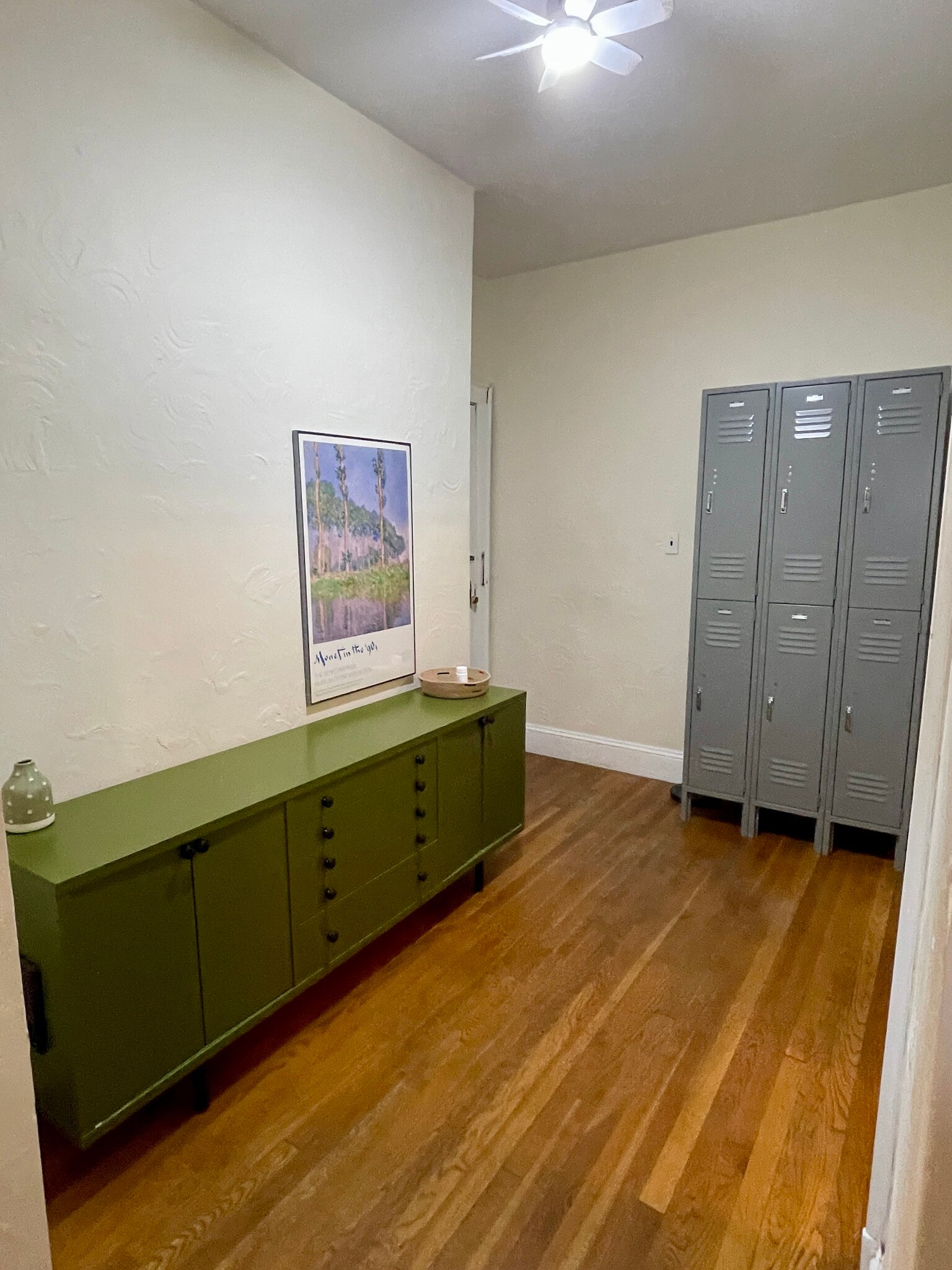 Building Photo - 17 Gray St