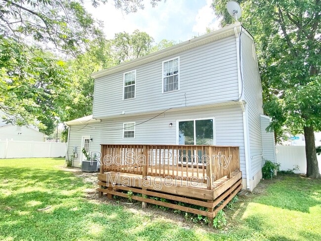 Building Photo - 534 Brightwood Ave