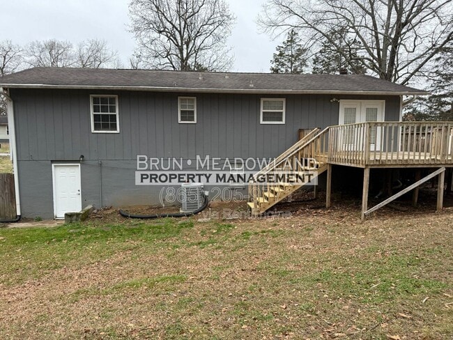 Building Photo - 11105 Lake Hills Dr