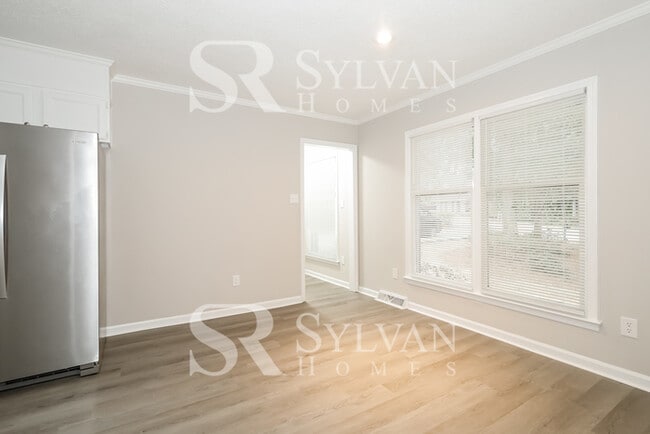 Building Photo - Enjoy living the good life in this 3 bedroom, 2.5 bathroom home