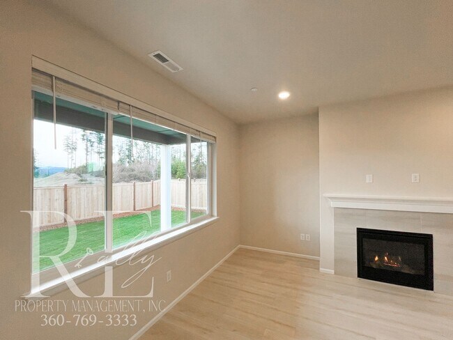 Building Photo - BRAND NEW 2024 HOME!