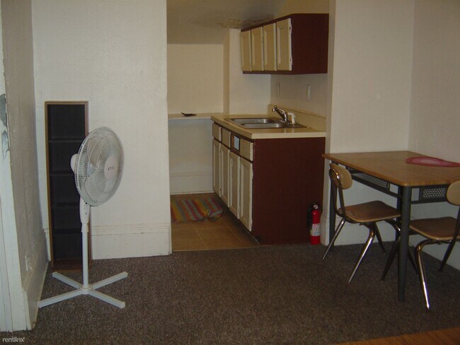 Building Photo - 512 Packard St