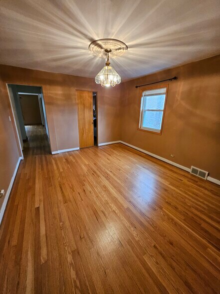 Dining Room - 840 Dunlop Ave