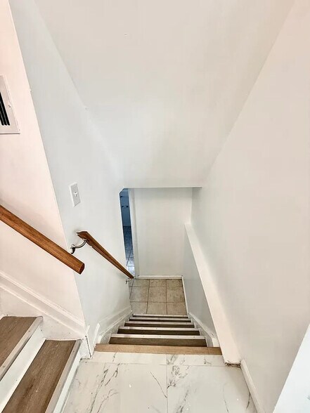 Building Photo - 6 Citadel Ave