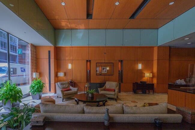 Building Photo - 208 W Washington St