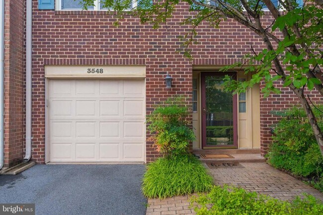 Building Photo - 3548 S George Mason Dr