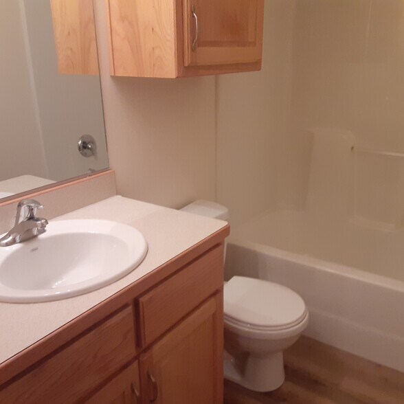 Building Photo - 325 S Casa Grande Ave