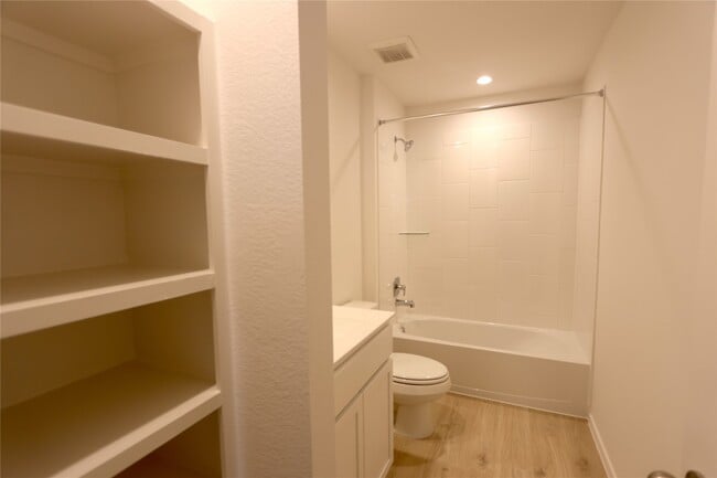 Building Photo - 1606 Cedar Pointe Ct