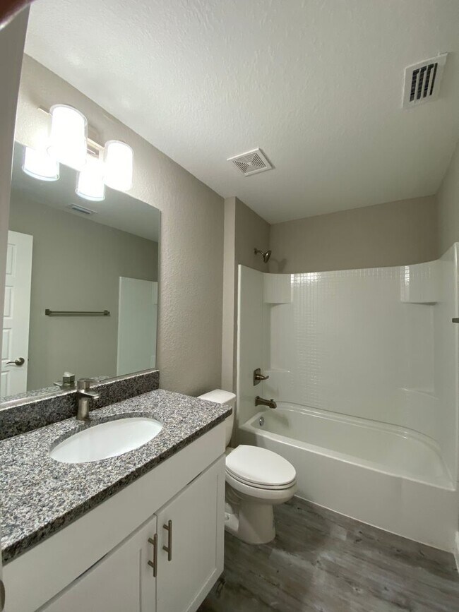 Building Photo - 2 Juniper Way Ln