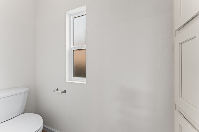 Building Photo - 1822 Nestorita Way